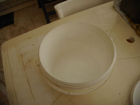 LOT 25 SEAUX RONDS ALIMENTAIRES 20 Mazan (84)