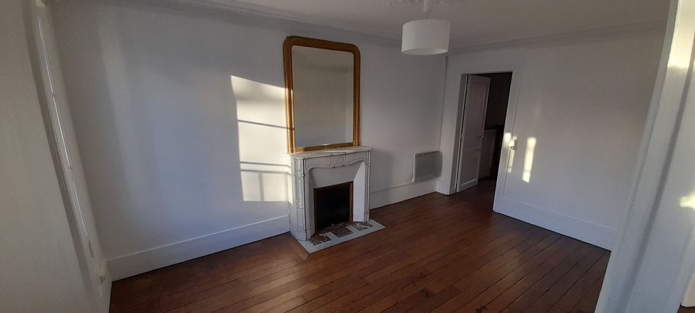 Location Appartement Appartement 3 pièces 72 m² Paris 3