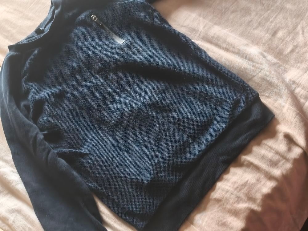 10€ cinq pulls taille 12 ans Vêtements enfants