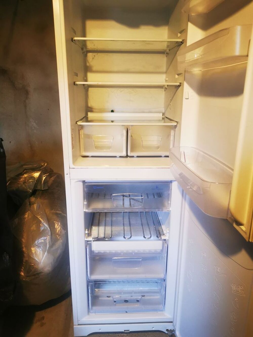 Frigo combin&eacute; cong&eacute;lateur Electroménager