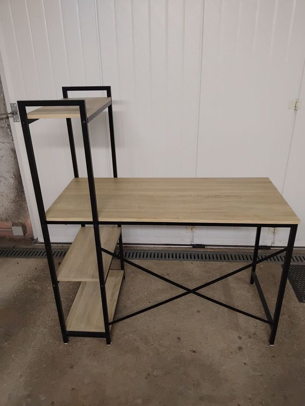 Bureau &eacute;tudiant. Meubles