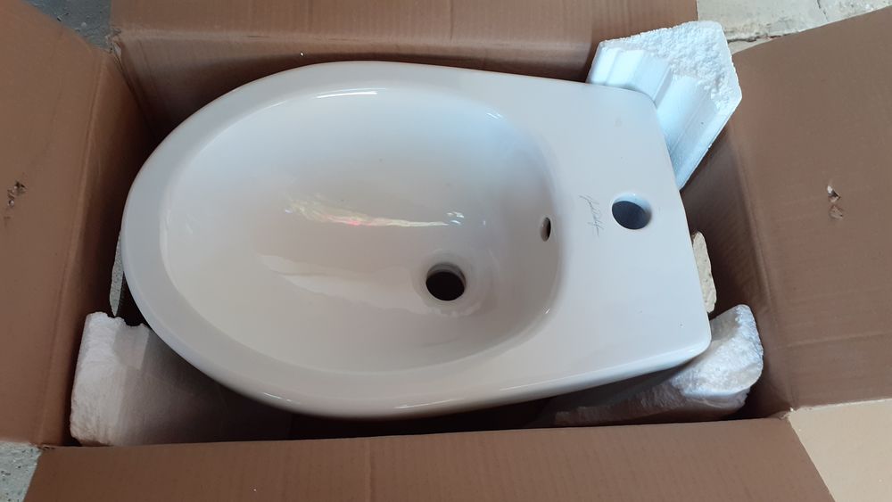 Bidet avec mitigeur neuf. Bricolage