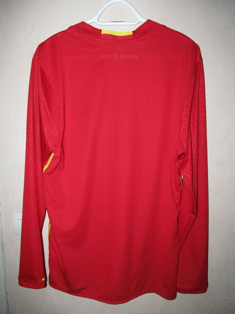 Maillot Adidas Espagne 2016 (manches longues, avec d&eacute;faut) V�tements