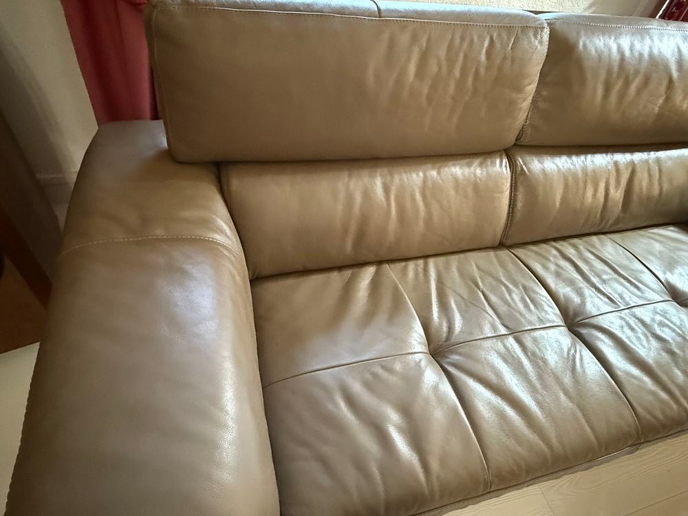 Canap&eacute; cuir 3 places tr&egrave;s bon &eacute;tat, largeur 226 cm. Meubles