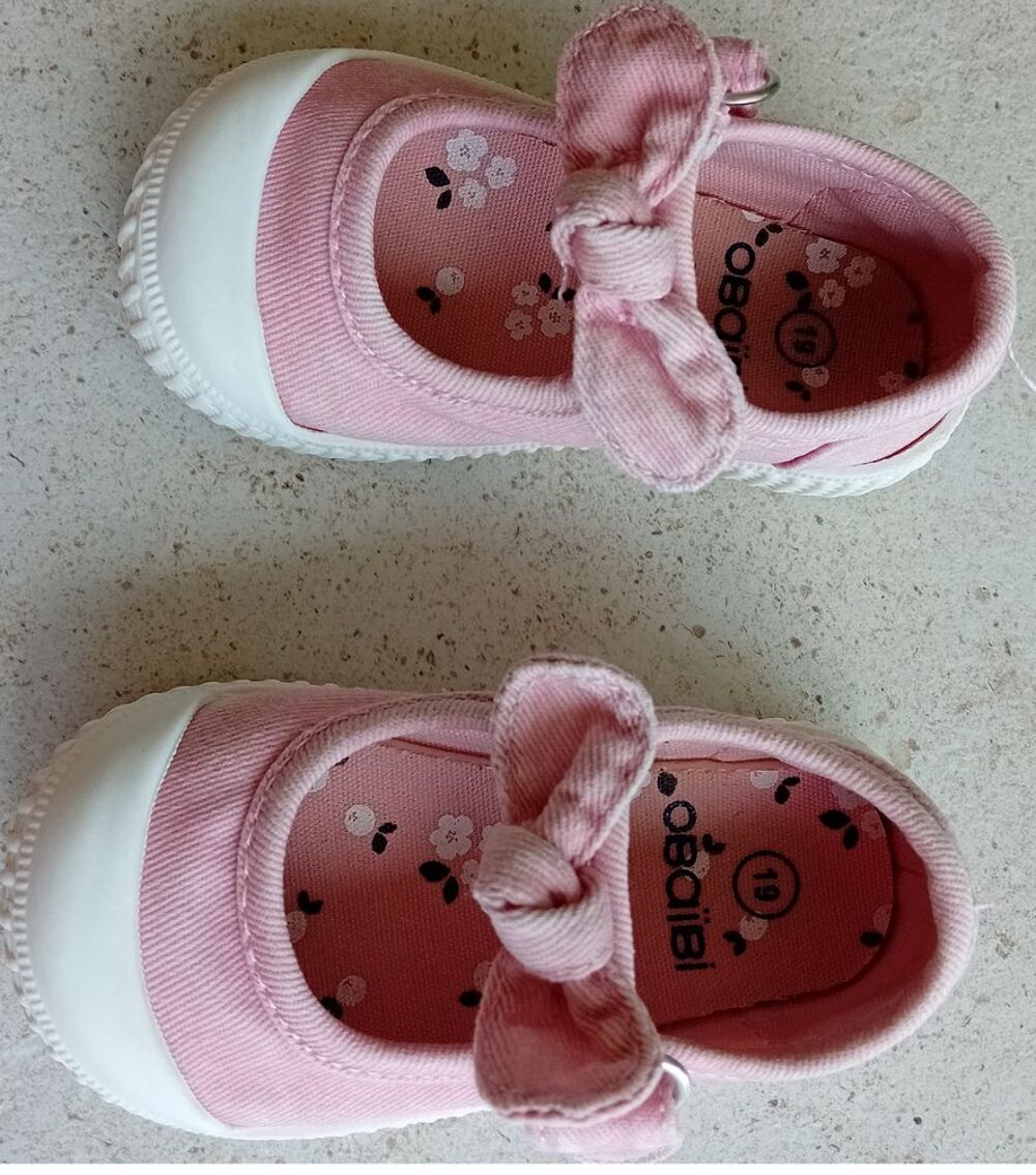 Chaussures B&eacute;b&eacute; 6 mois taille 19 Chaussures enfants