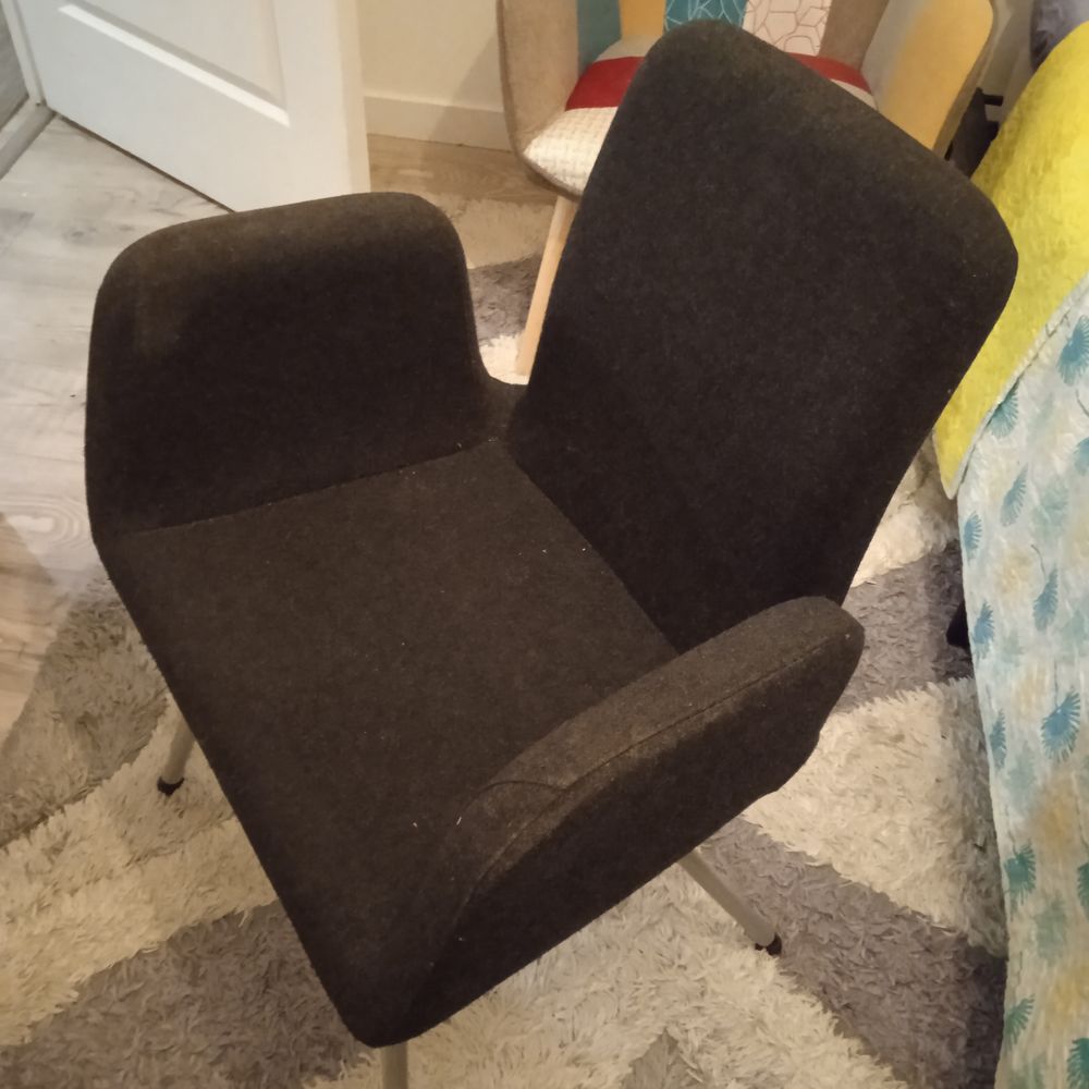 Fauteuil de bureau gris anthracite pieds inox largeur assise Meubles
