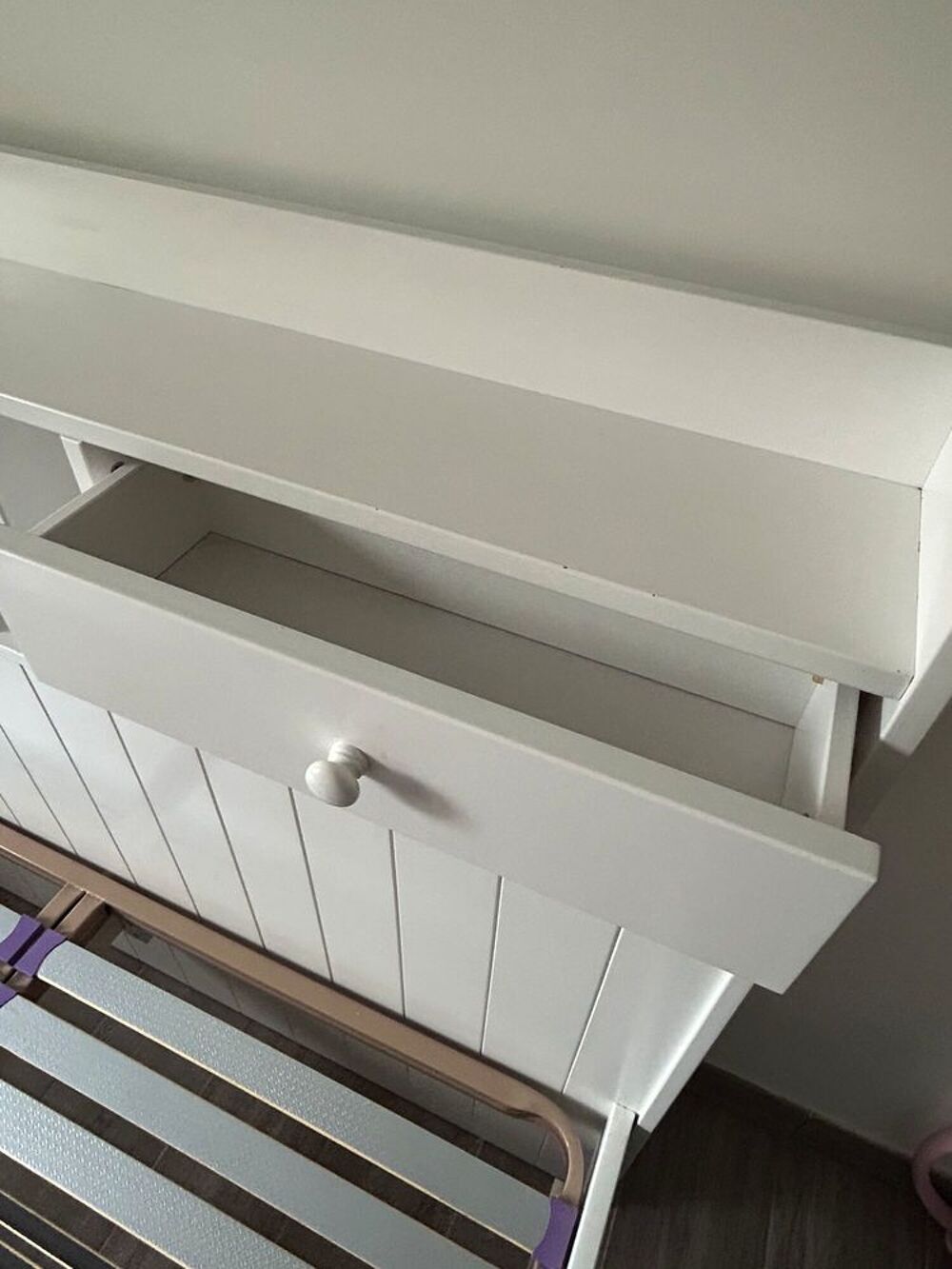Lit double 140x190 cm avec t&ecirc;te de lit et rangements
Meubles