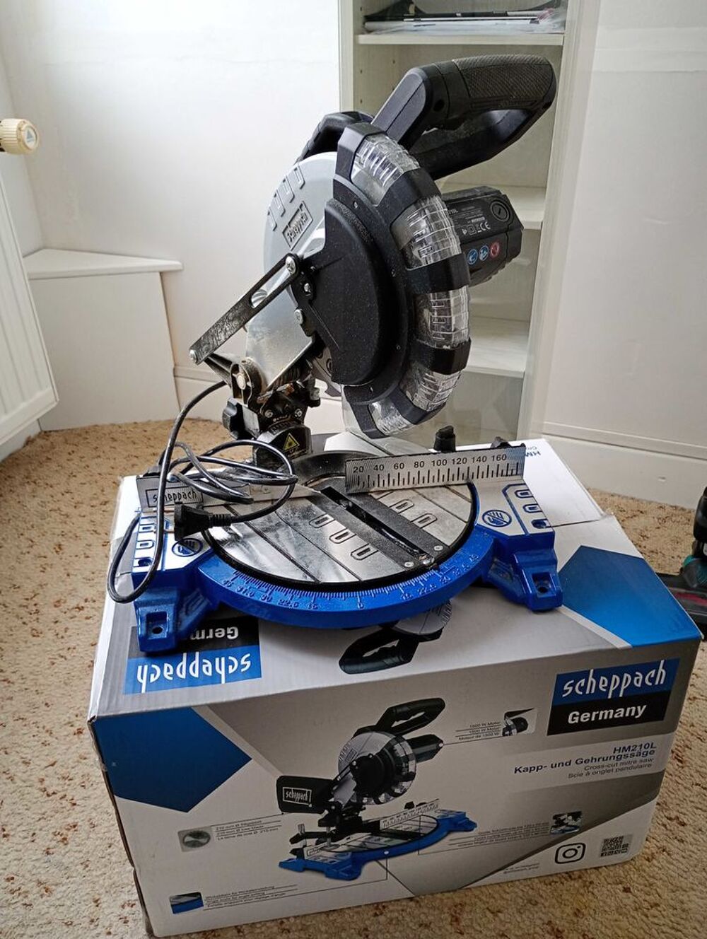 scie &agrave; onglet pendulaires &eacute;tat neuf servi une fois 60euro Bricolage