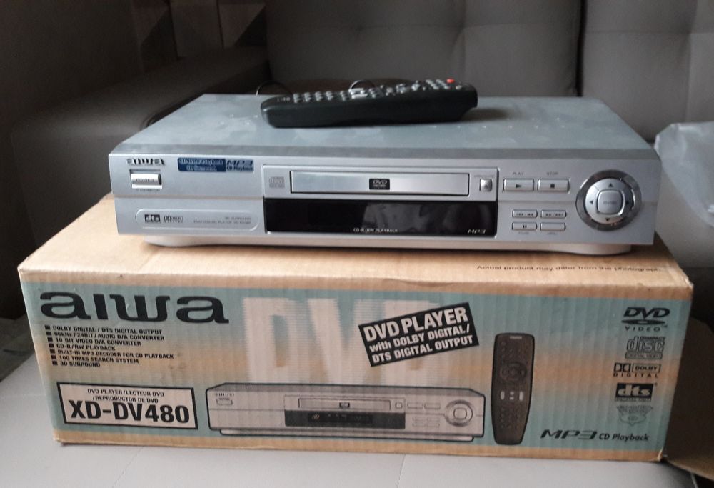 Lecteur DVD marque AIWA avec t&eacute;l&eacute;commande DVD et blu-ray