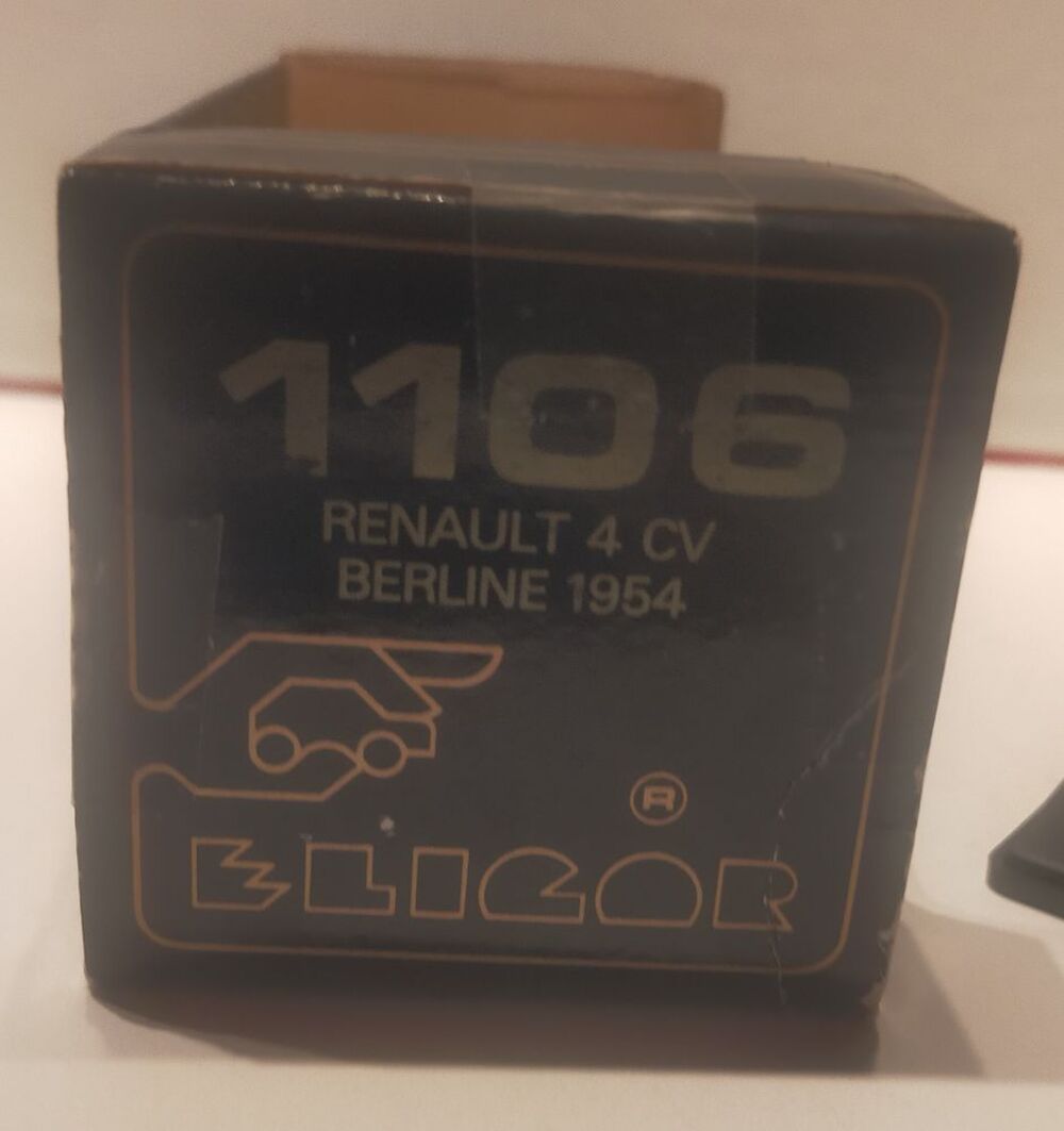 miniature Renault 4CV Berline 1954 au 1/43e
Jeux / jouets
