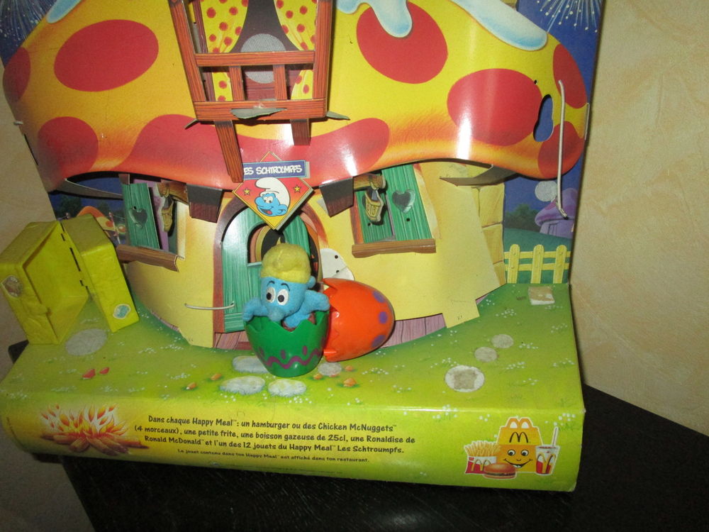 VIEUX PRESENTOIR SCHTROUMPFS ANNEE 2000 MC DONALD S 