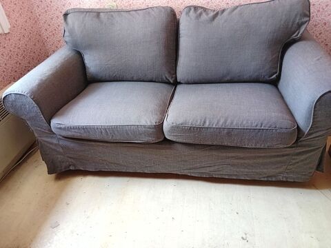 canap 2 places couleur gris 80 Saint-Jean-Pied-de-Port (64)