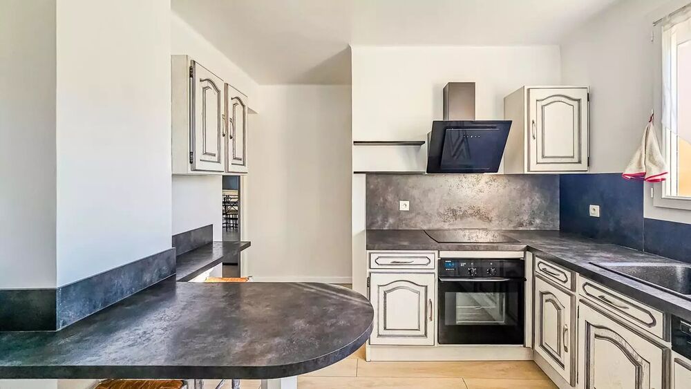 Vente Appartement Appartement T3 Hyères Ouest Lumineux avec Cave et Parking Hyères