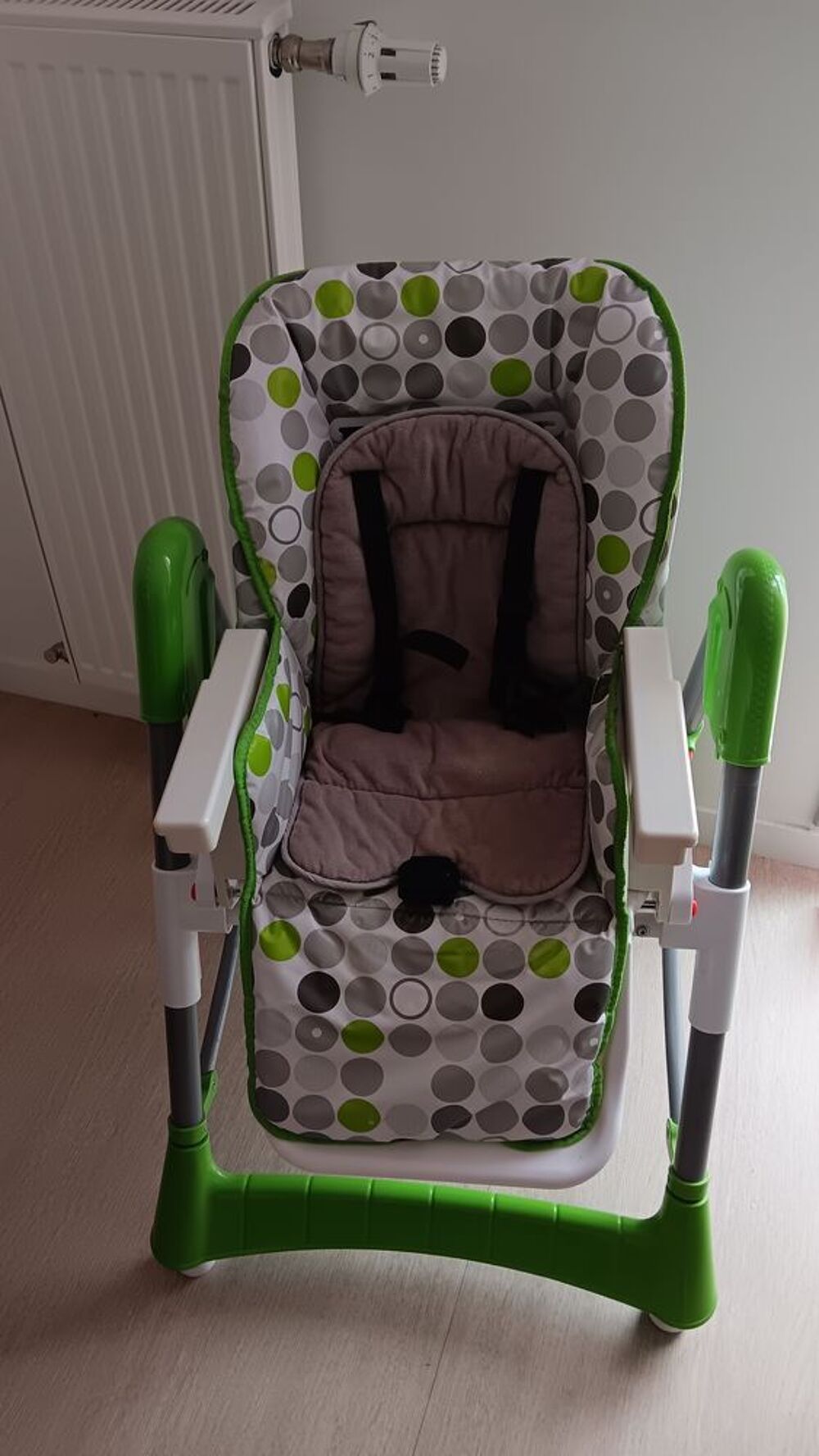 Chaise haute monsieur b&eacute;b&eacute; Puériculture