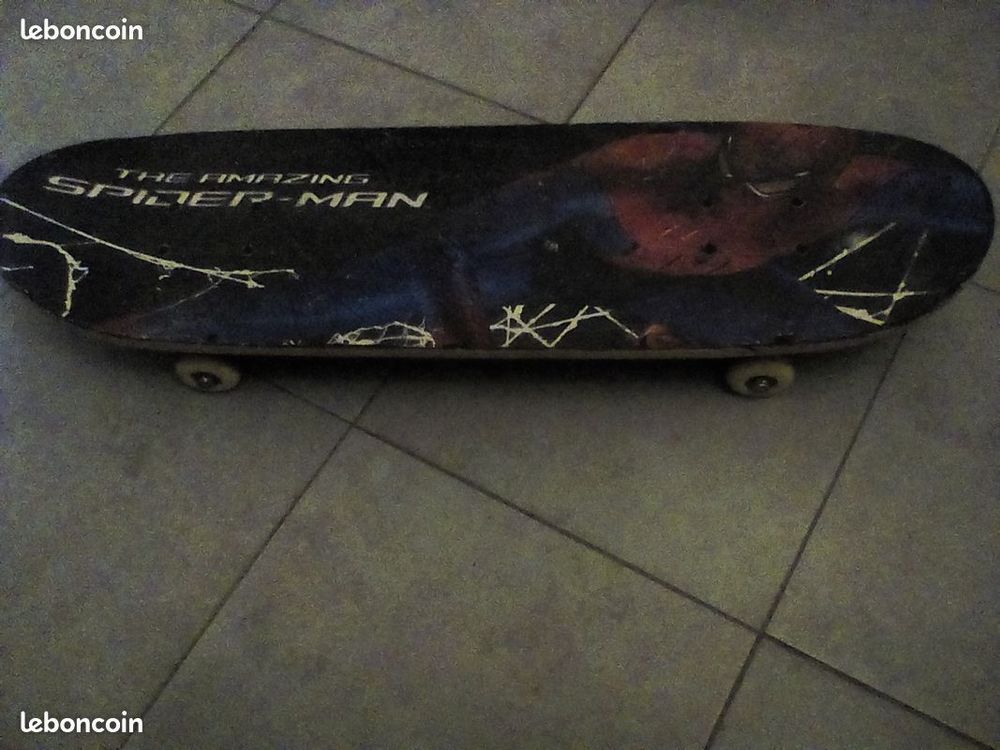 Skate Board Spiderman TBE 5 Eur Jeux / jouets