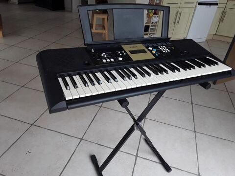 Piano numrique Yamaha YPT-220 + pied 90 Cond-sur-Seulles (14)