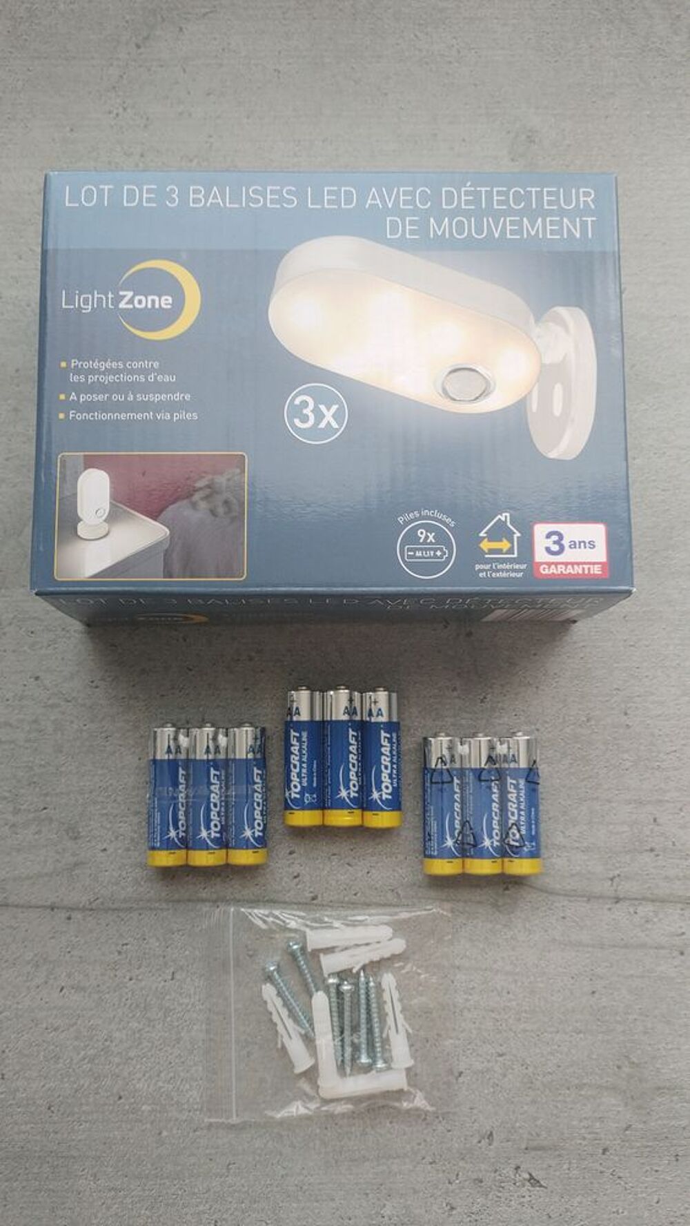 Lot de 3 Balises LED (Neuves) avec D&eacute;tecteur de Mouvement Décoration