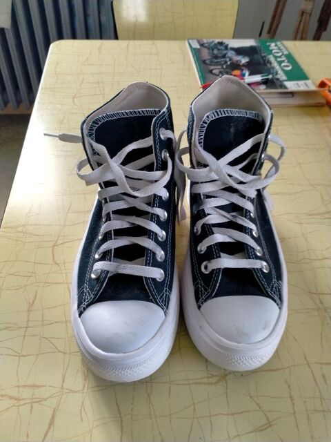 Baskets converse bleu Saint-Martin-en-Bresse (71)