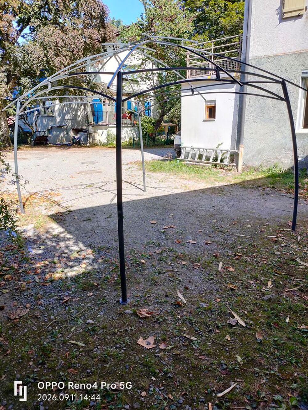 Tonnelle de jardin / r&eacute;ception. Jardin