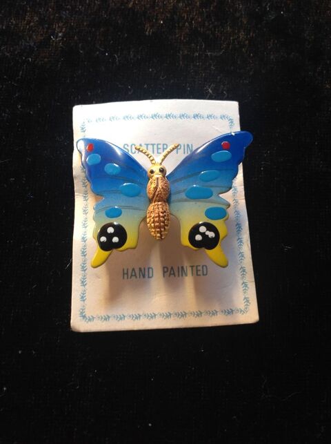 BROCHE PAPILLON PEINT MAIN Envoi Possible
2 Tr�gunc (29)