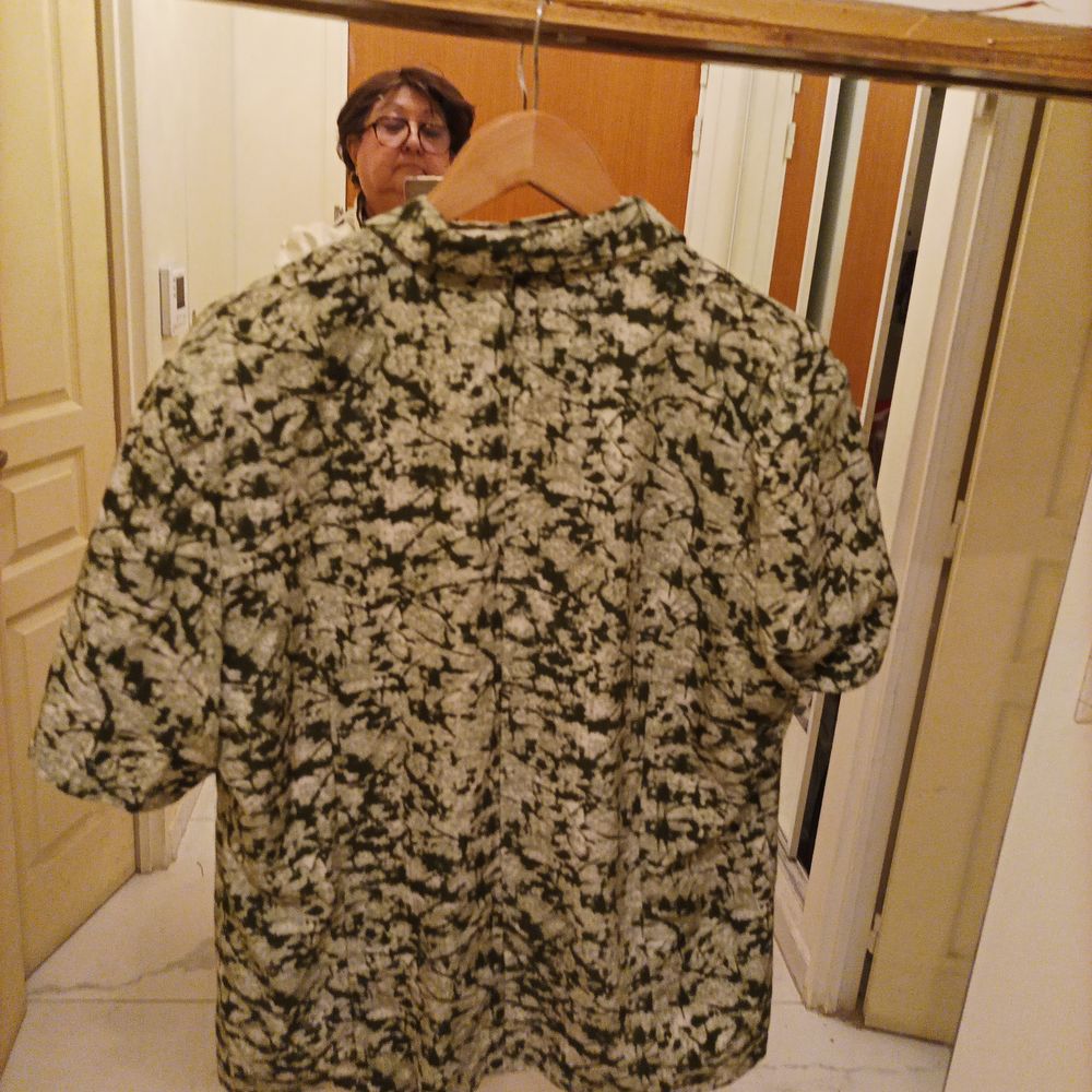 Ensemble femme 46 tissu coton polyester effet militaire.. Vêtements