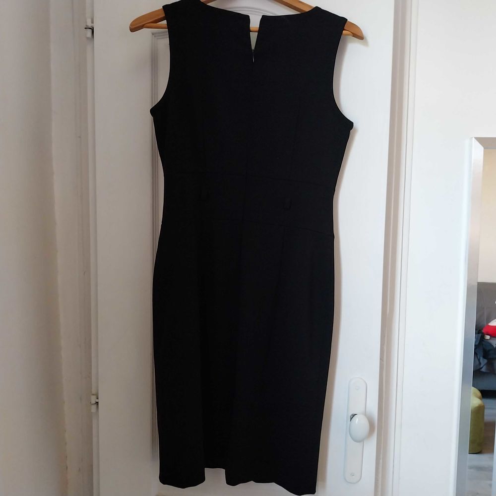 Robe noire sans manches Vtements