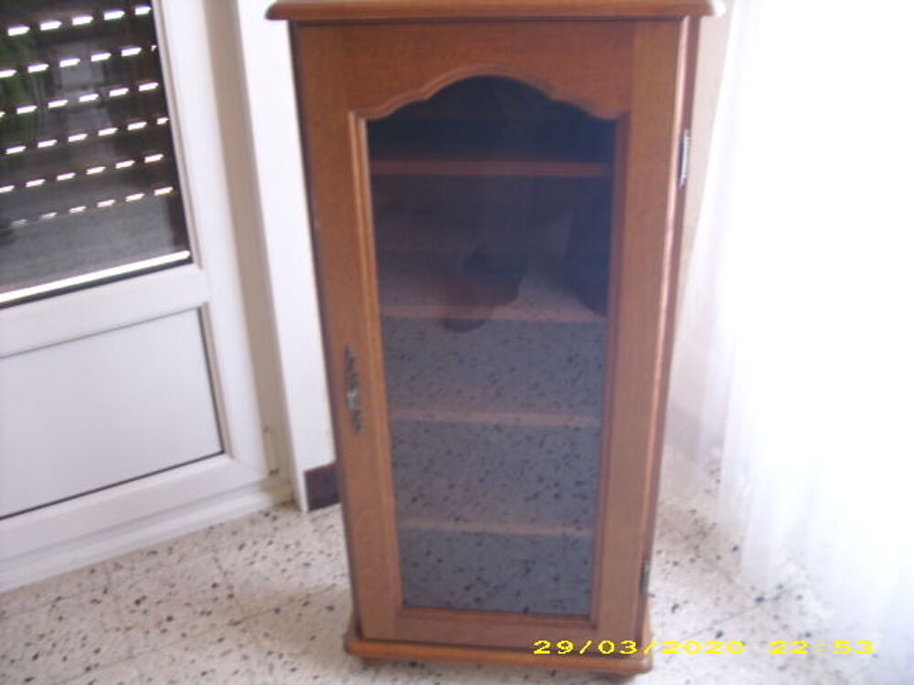 VITRINE POUR RANGEMENT CD Meubles