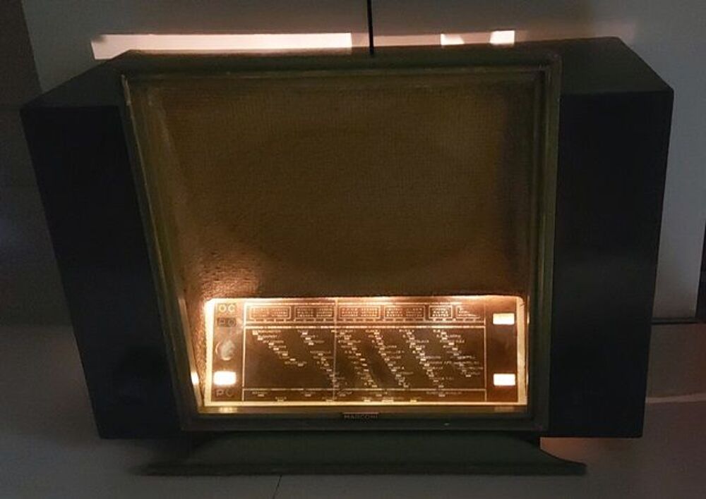 Poste de Radio &agrave; lampes MARCONI 67 ( 647 ) de 1948 Décoration