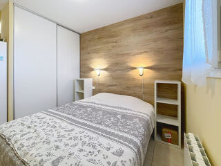  Appartement à louer 4 pièces 77 m²