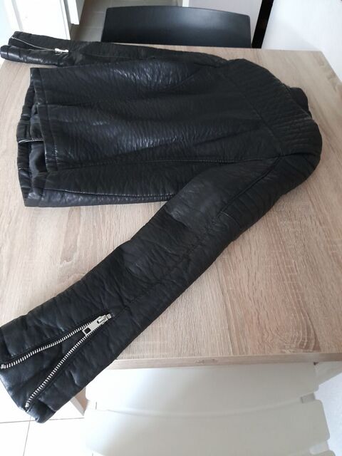 Blouson noir en simili. 5 Redessan (30)