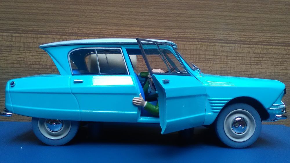 VOITURE DE TINTIN LA N&deg;18 "" L' AMI 6 DU DOCTEUR "" 