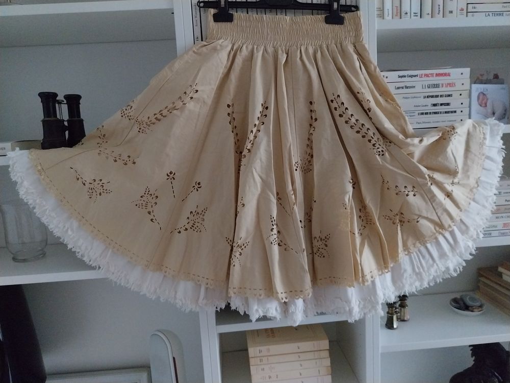 ORIGINALE ET JOLIE JUPE &Agrave; VOLANTS NEUVE Vêtements