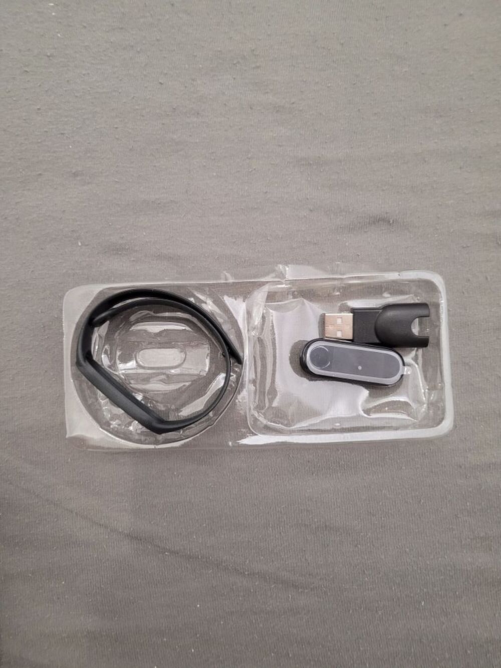 bracelet connect&eacute;e mi band 7 neuf! Téléphones et tablettes