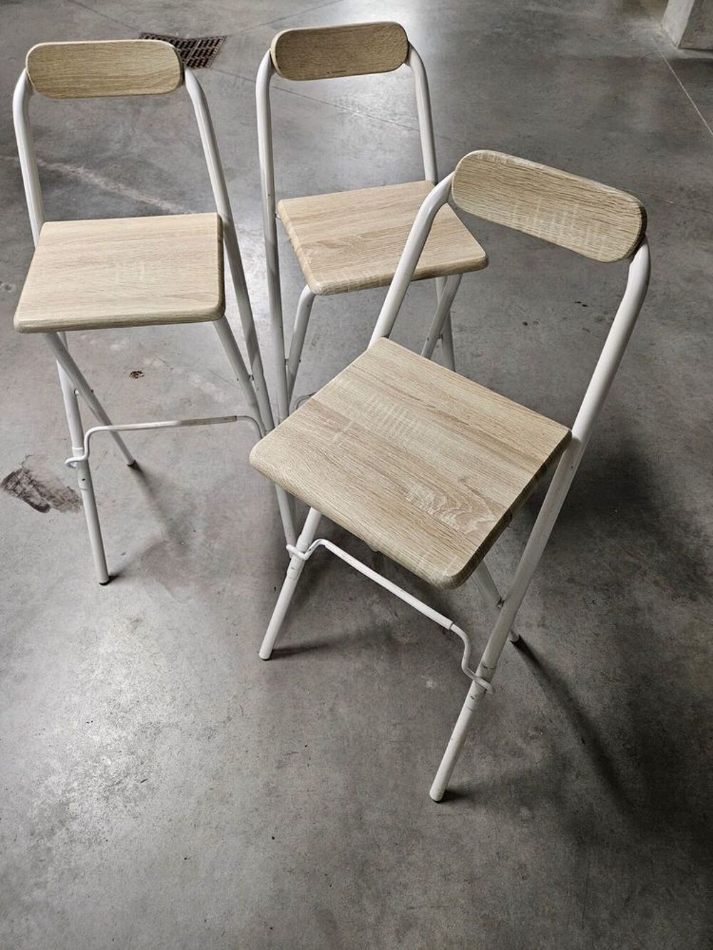 Trois chaises de bar Meubles