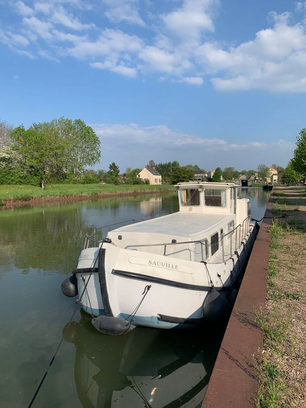 Bateau fluvial 1991 occasion 18150 Cuffy