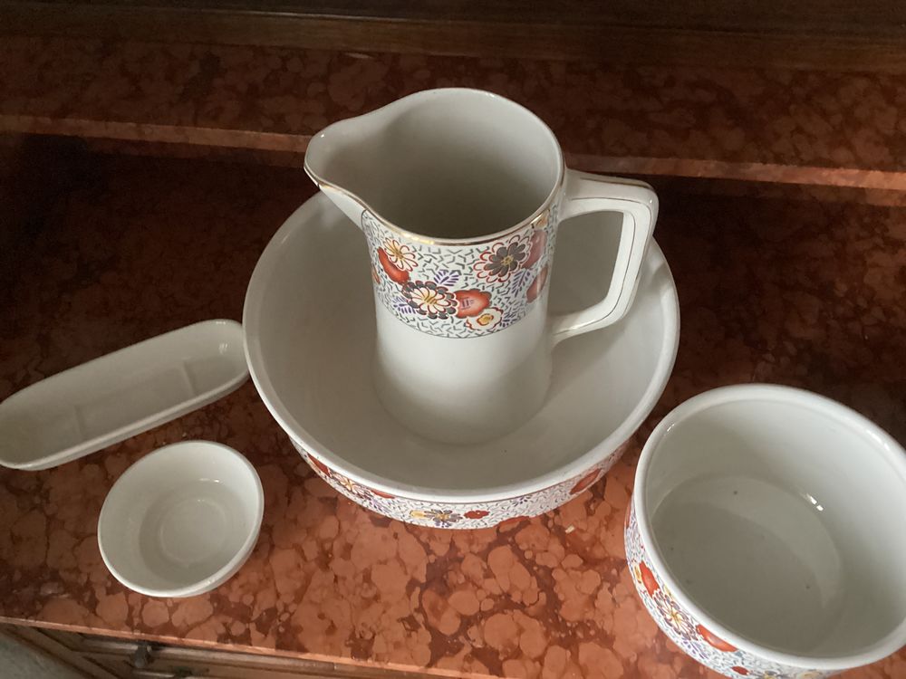 Ensemble complet de toilette NIMY ancien. 