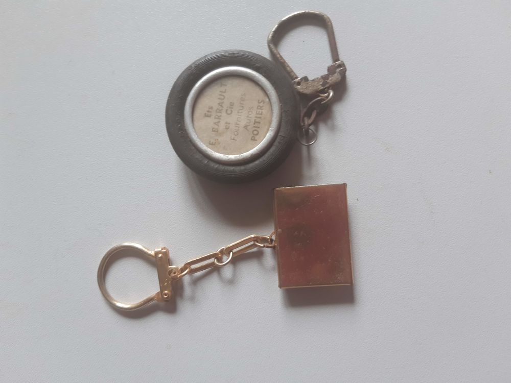 2 porte-cl&eacute;s d'Etablissements Poitevins 