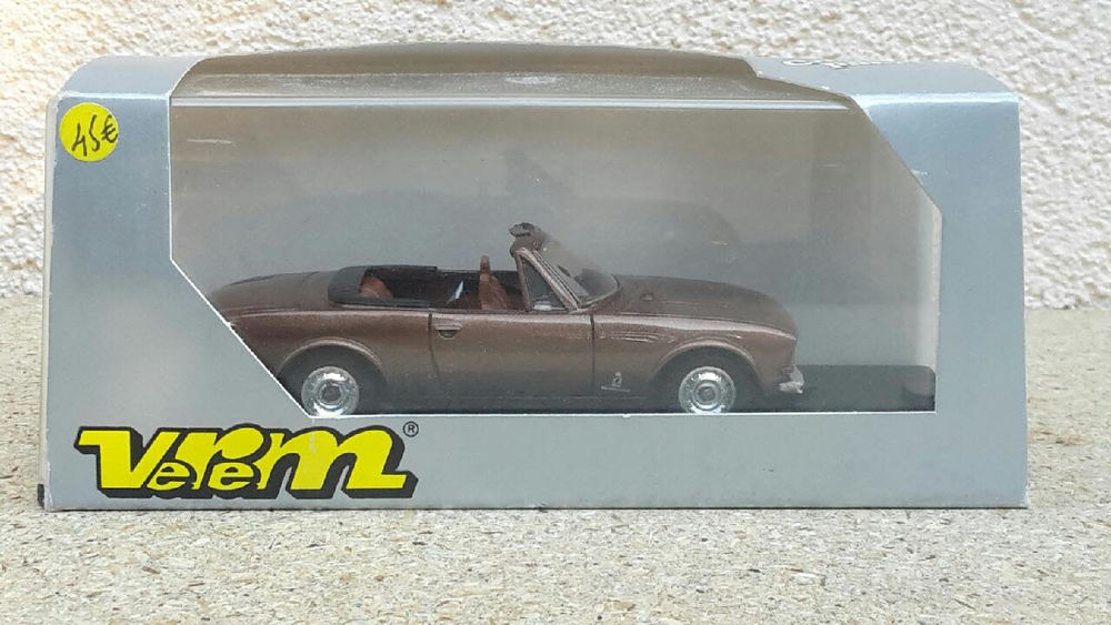 Peugeot 504 coup&eacute; (r&eacute;sine) 
