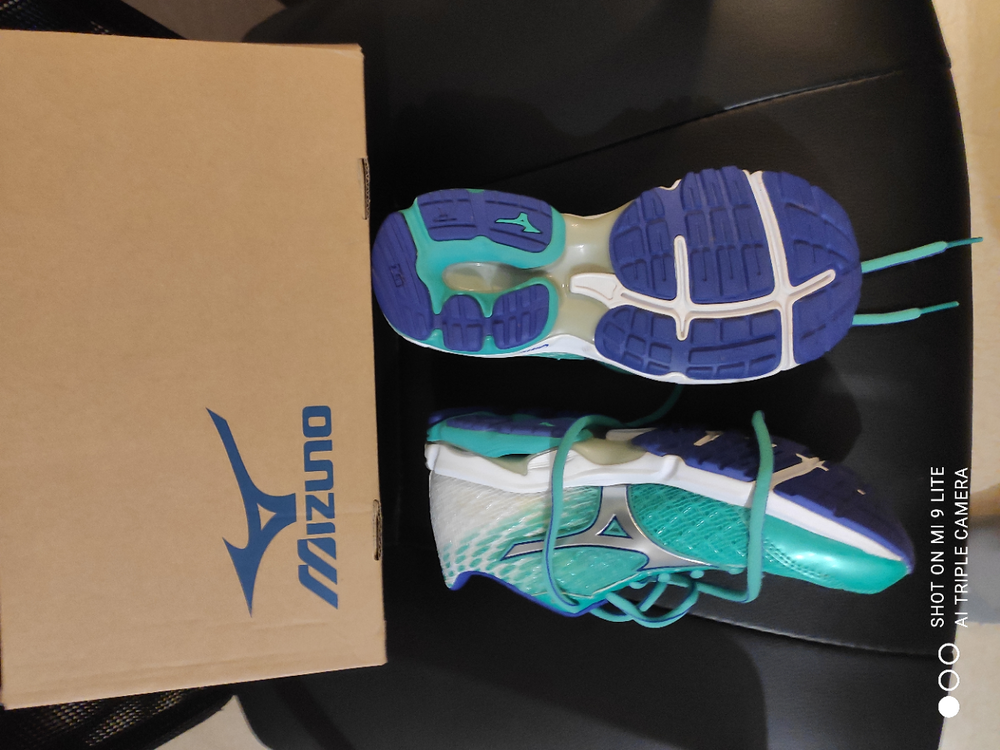 Chaussures Running Femme Mizuno WaveRider 19 - pointure 37. Sports