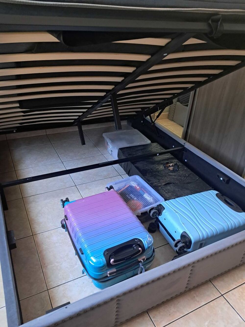 Lit Coffre 160x200cms nuf, Sommier et matelas neuf. Epeda Meubles