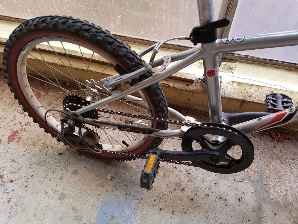 V&eacute;lo 20 pouces (enfant 6/8 ans) Rockrider Vlos