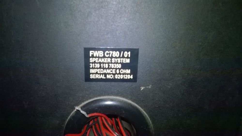 2 Enceintes
Philips 
FWB C780/01
2*60 Watt
Audio et hifi