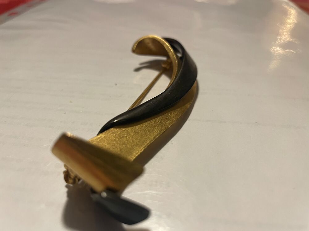 Broche vague bicolore dor&eacute;e/noire ANTIGONA Bijoux et montres