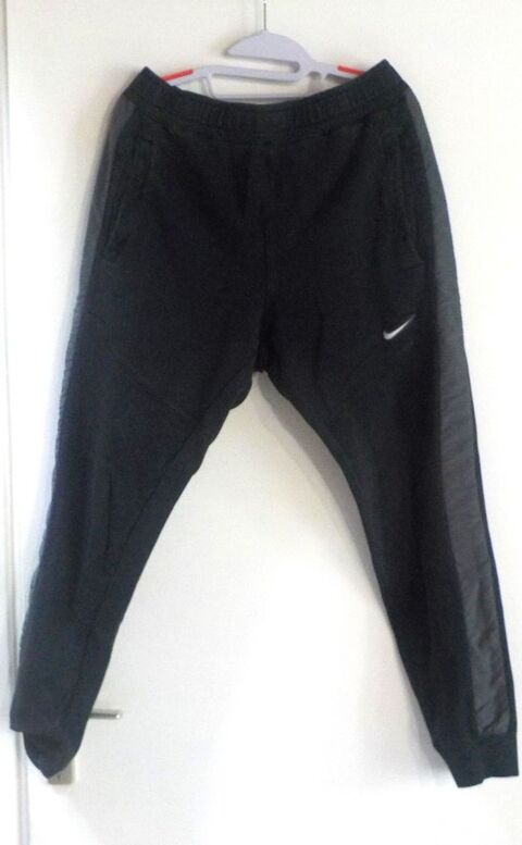 PANTALON JOGGING NOIR NIKE TAILLE M 20 Bubry (56)