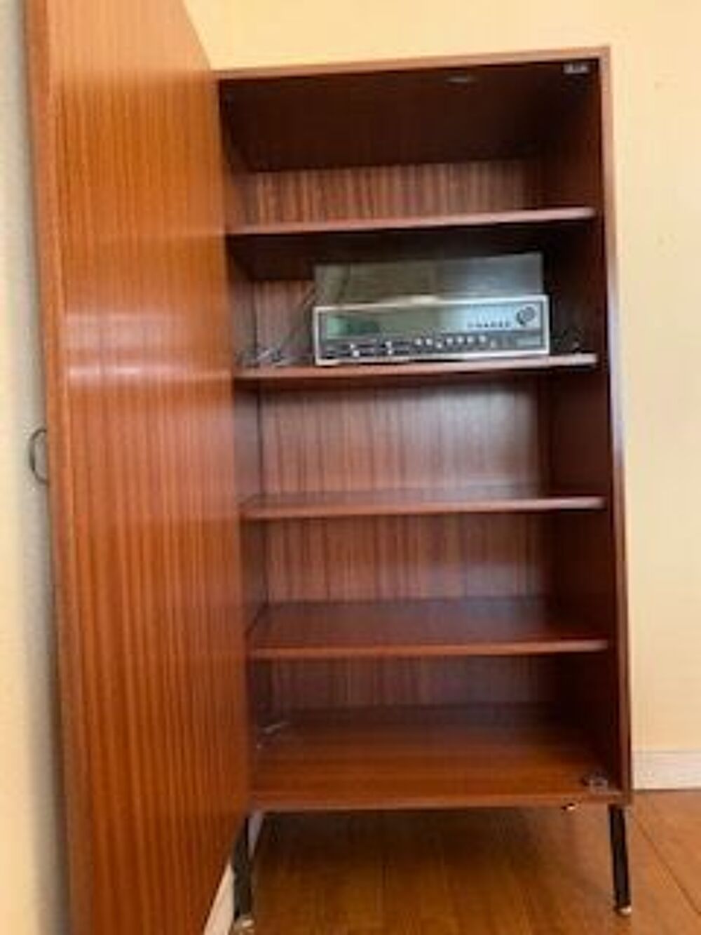 Belle armoire de rangement en teck
Meubles