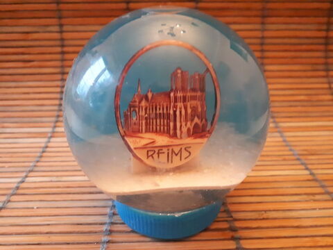 Boule de neige souvenir de Reims 5 Montigny-Lencoup (77)