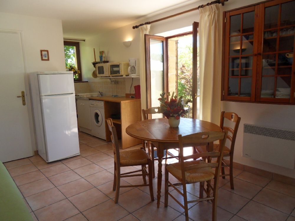 Location Appartement T3 en DUPLEX entièrement meublée, prête à vivre Saint-léon-sur-vézère