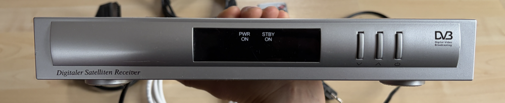 D&eacute;codeur / r&eacute;cepteur satellite SD (DVB-S) Photos/Video/TV