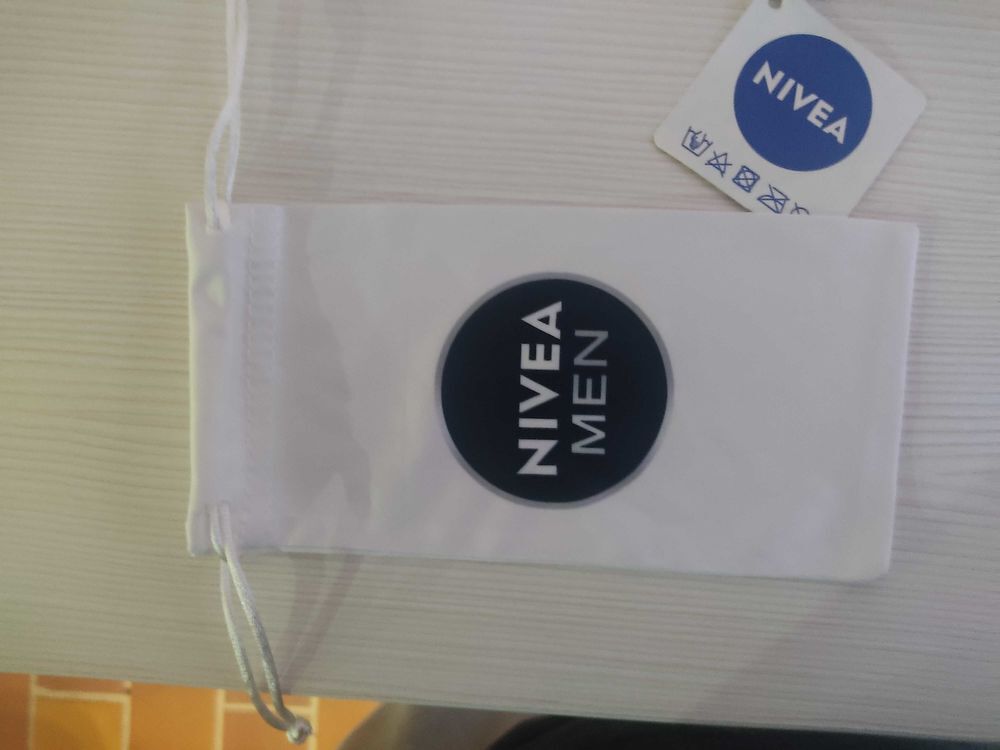 masque de sommeil et pochette NIVEA Vêtements