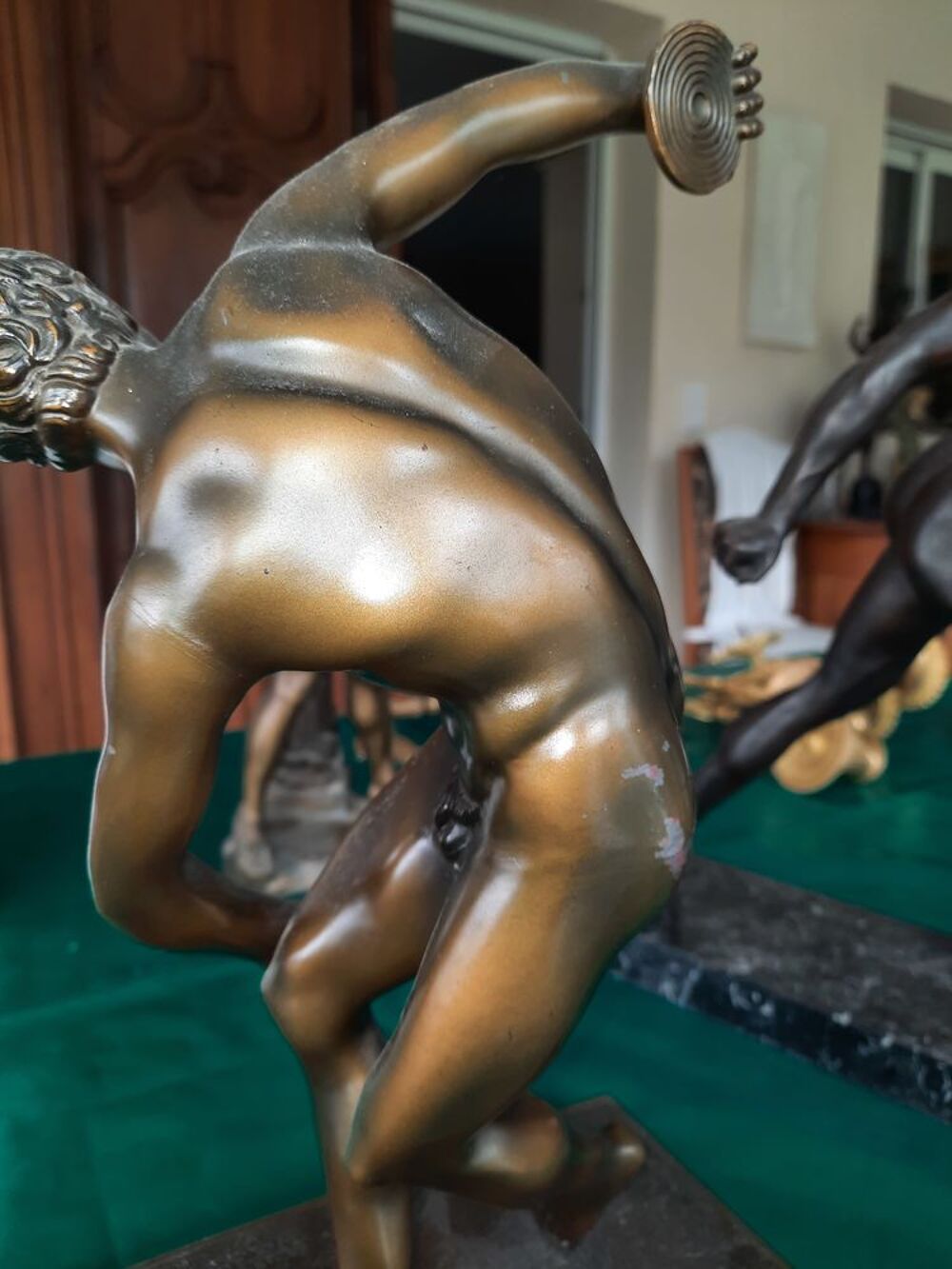 Statuette Homme nu DISCOBOLE EN BRONZE
Décoration